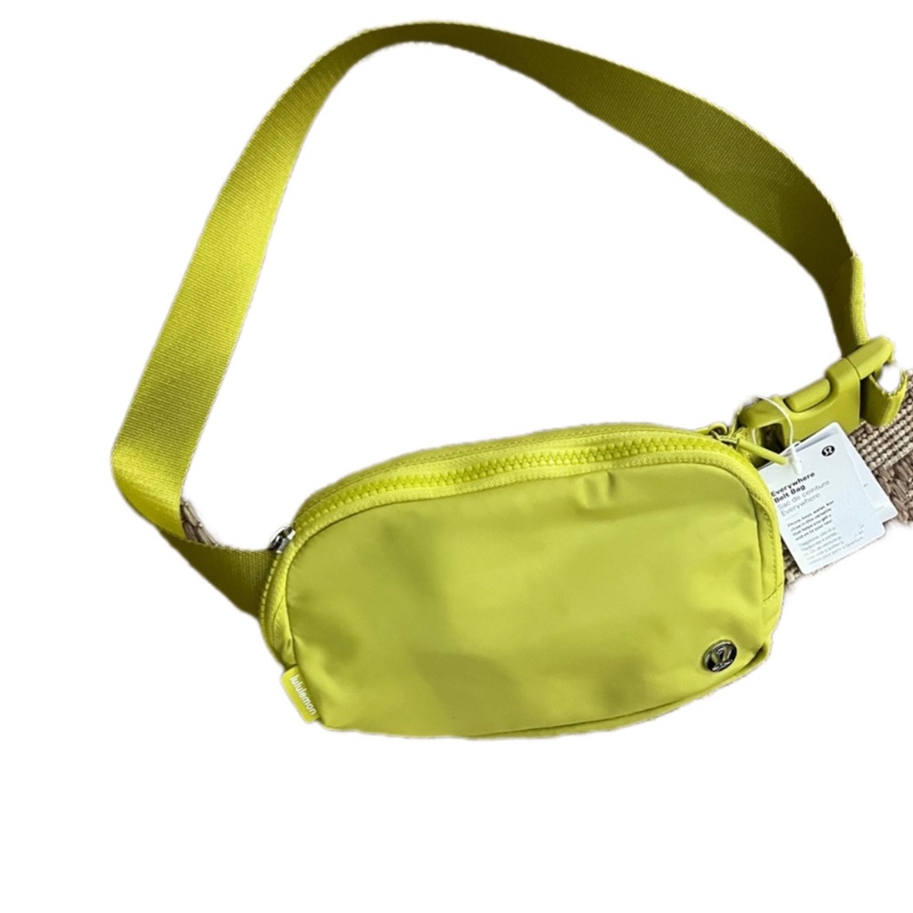 Lululemon Everywhere Belt Bag Crossbody Electric Lemon Neon Yellow - Picture 8 of 14